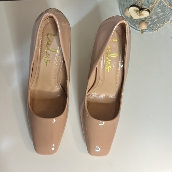 Lulu’s Light Nude Faux Patent Leather Square Toe Pumps 6 - Like New! - Picture 5 of 11